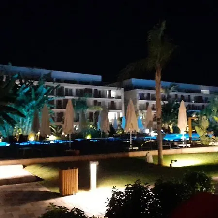 Courtyard Long Beach, северный кипр, бассейн, терраса, 500м от моря Apartamento *