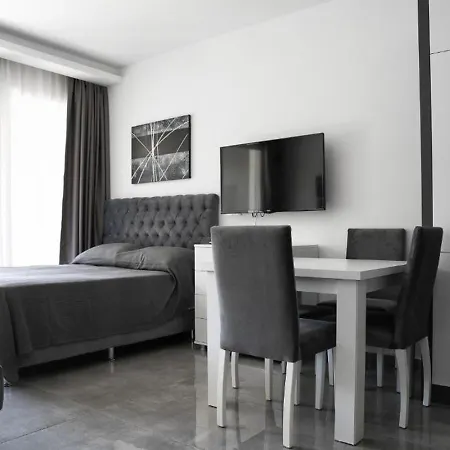 Modern Pool & Terrace 10 Min To At Courtyard Long *