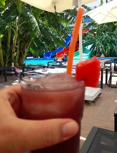 Courtyard Long Beach, северный кипр, бассейн, терраса, 500м от моря 公寓